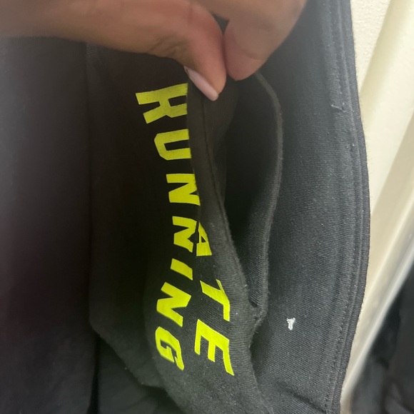 Victoria Secrets Pink Yoga Leggings - Picture 5 of 6